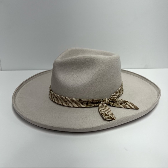 wyeth Accessories - Wyeth Banded Panama Hat 100% Wool Hat cream colored with brown band